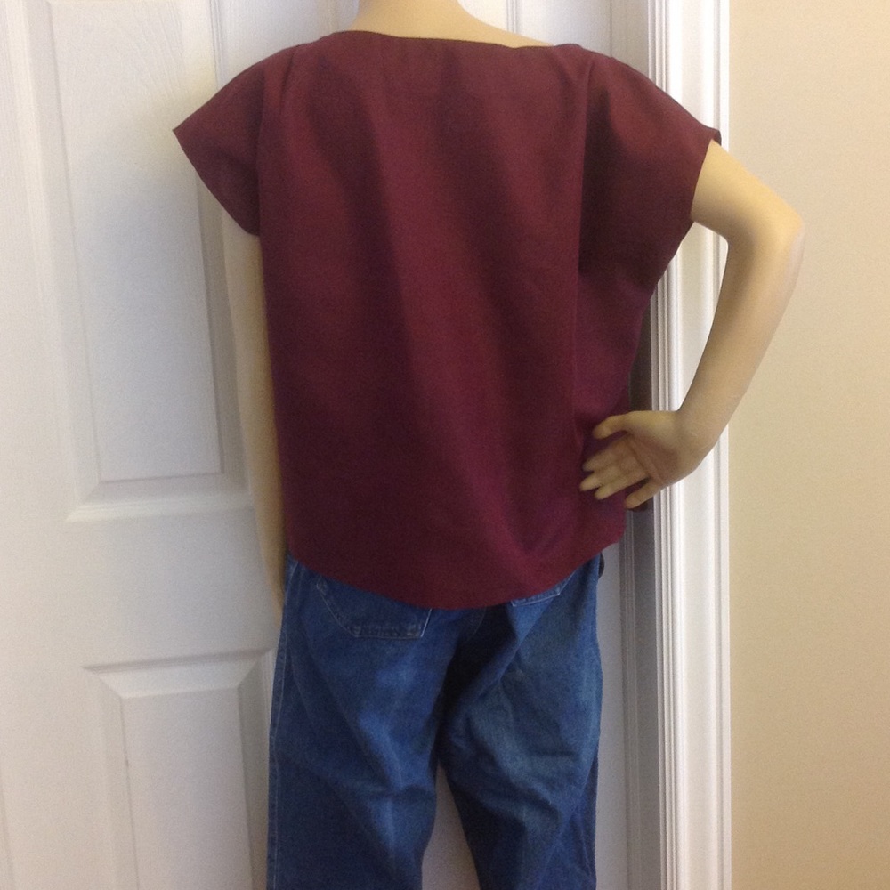 Essential Basic Cotton Blend Shell Top NWOT - Picture 4 of 6